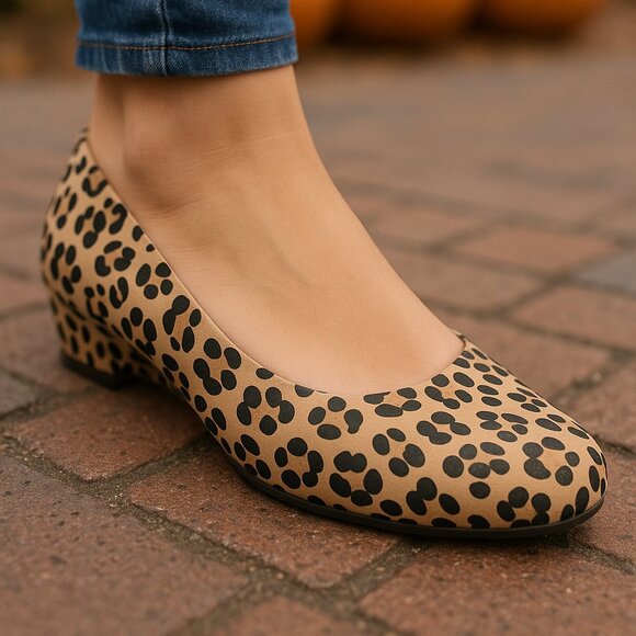 Angel Flex Leopard Print Comfort Flats Women’s 9.5W - Picture 1 of 4